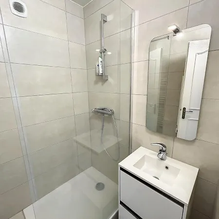 Spacieux Pres De La Et Commerces, 4 Couchages - Fr-1-361-433 Apartment