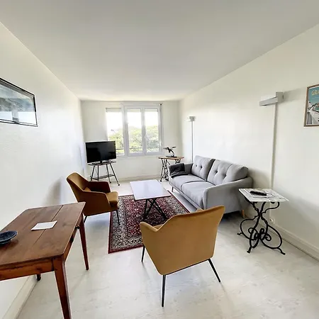Spacieux Pres De La Et Commerces, 4 Couchages - Fr-1-361-433 Apartment *